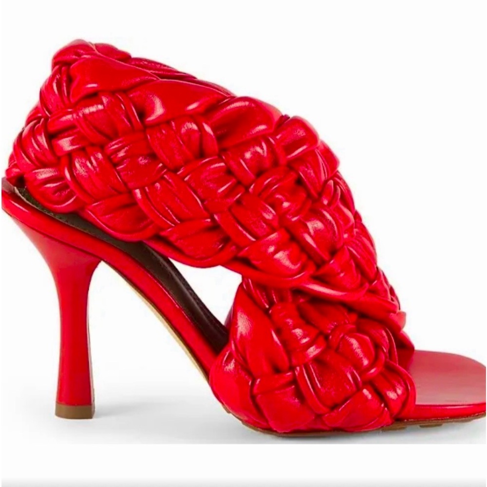 NEW in box Bottega Notted Crisscross leather sandals